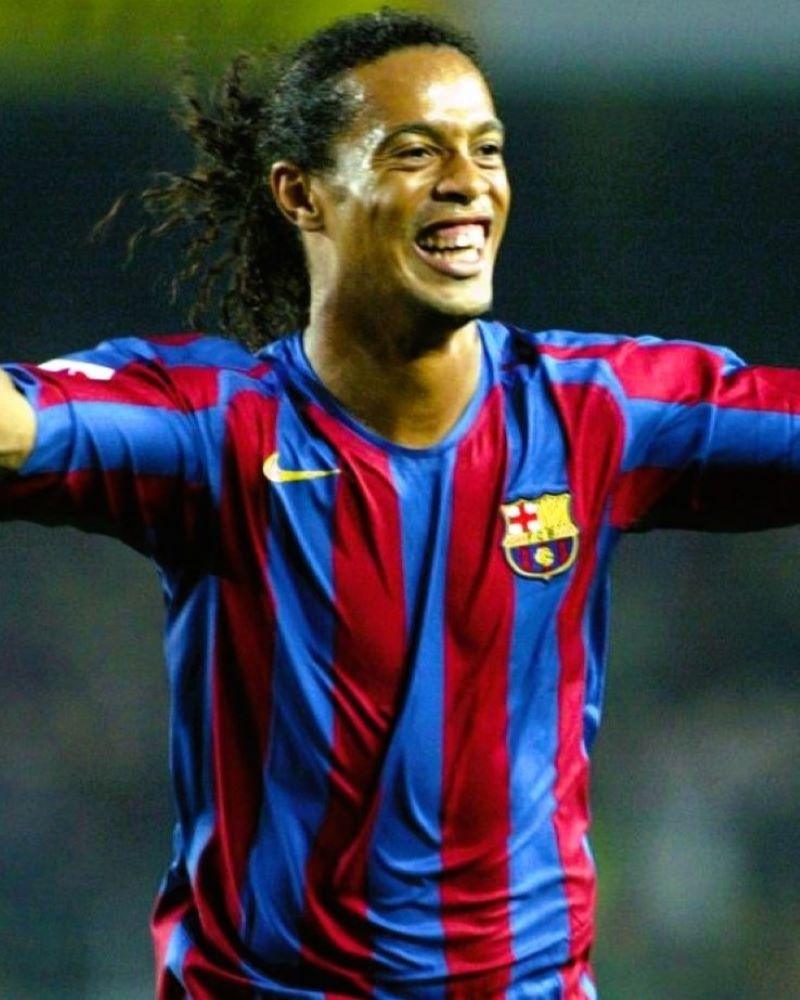 BARCELLONA 2005-06 Ronaldinho - Urbn Football