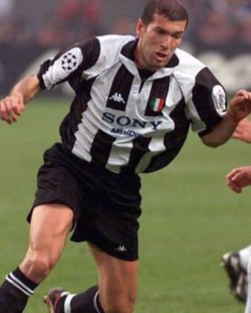 JUVENTUS 1997-98 Zinedine Zidane - Urbn Football