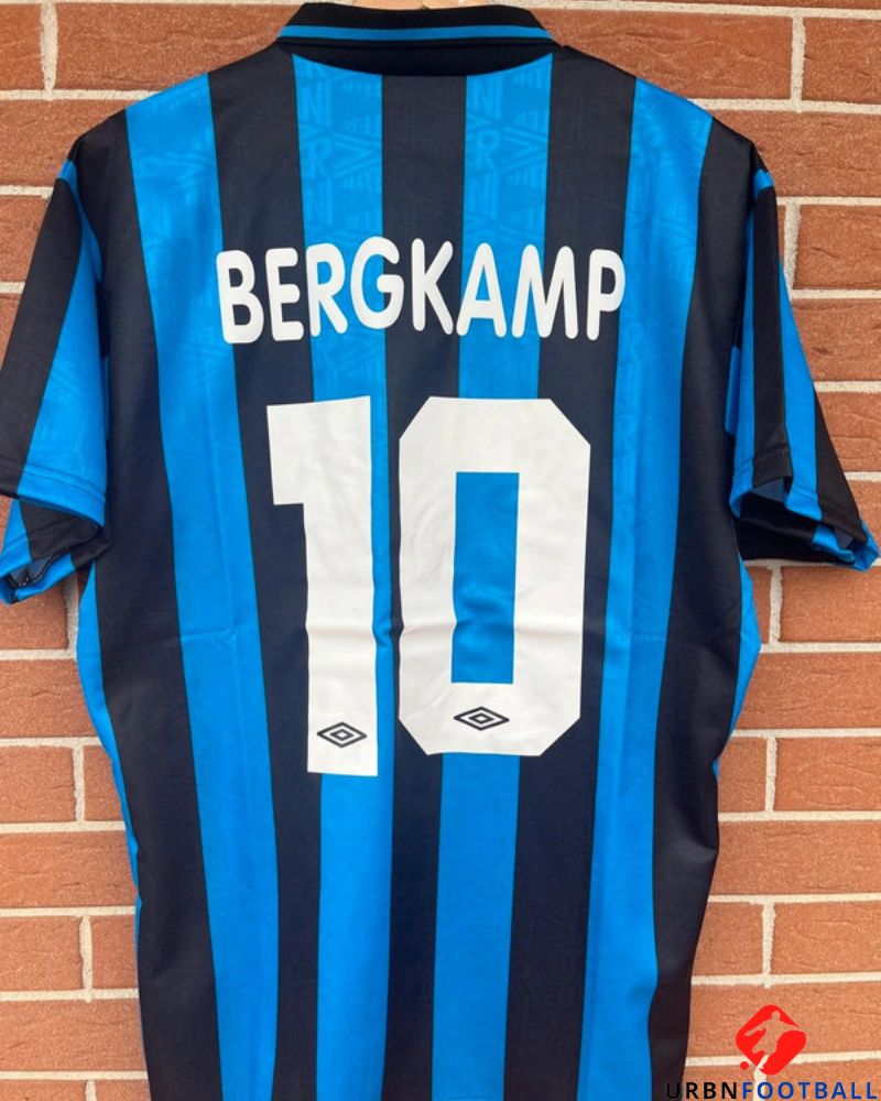 BERGKAMP DENNIS 1993-94 (Int)