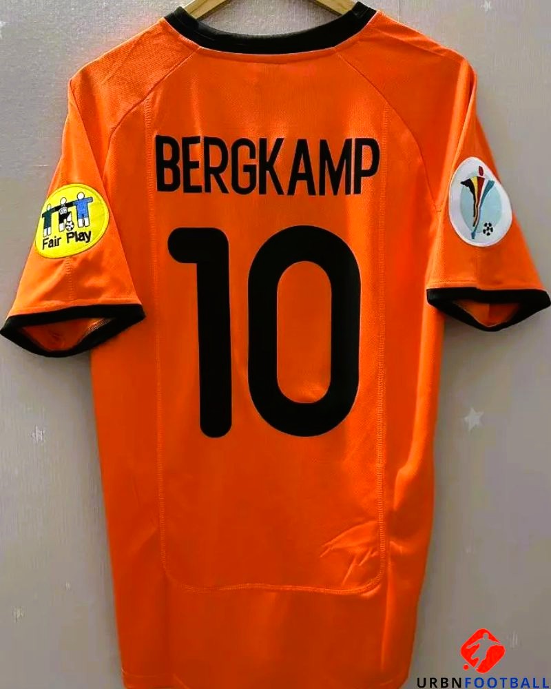 BERGKAMP DENNIS 2000-01 (Ola)