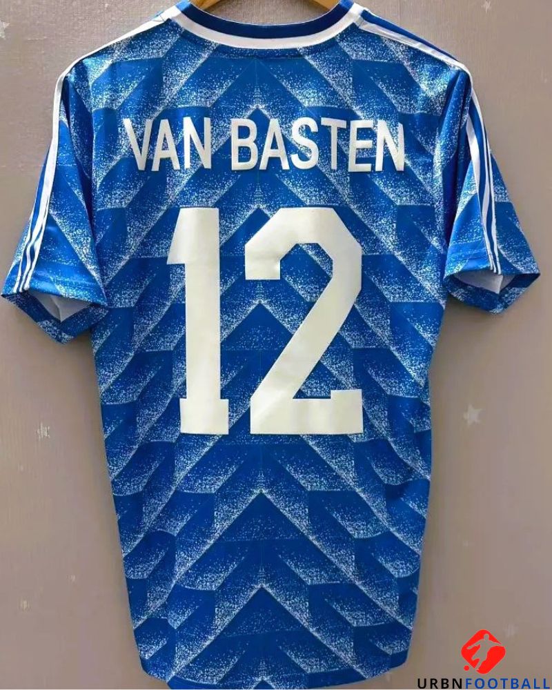 VAN BASTEN MARCO 1988-89 (Ola)