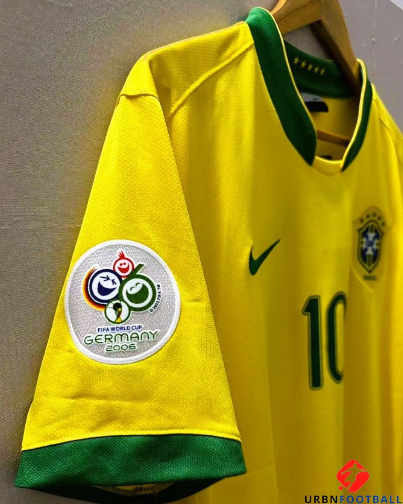 RONALDINHO 2006-07 (Good) – UrbnFootball RONALDINHO 2006-07 (Good) – UrbnFootball