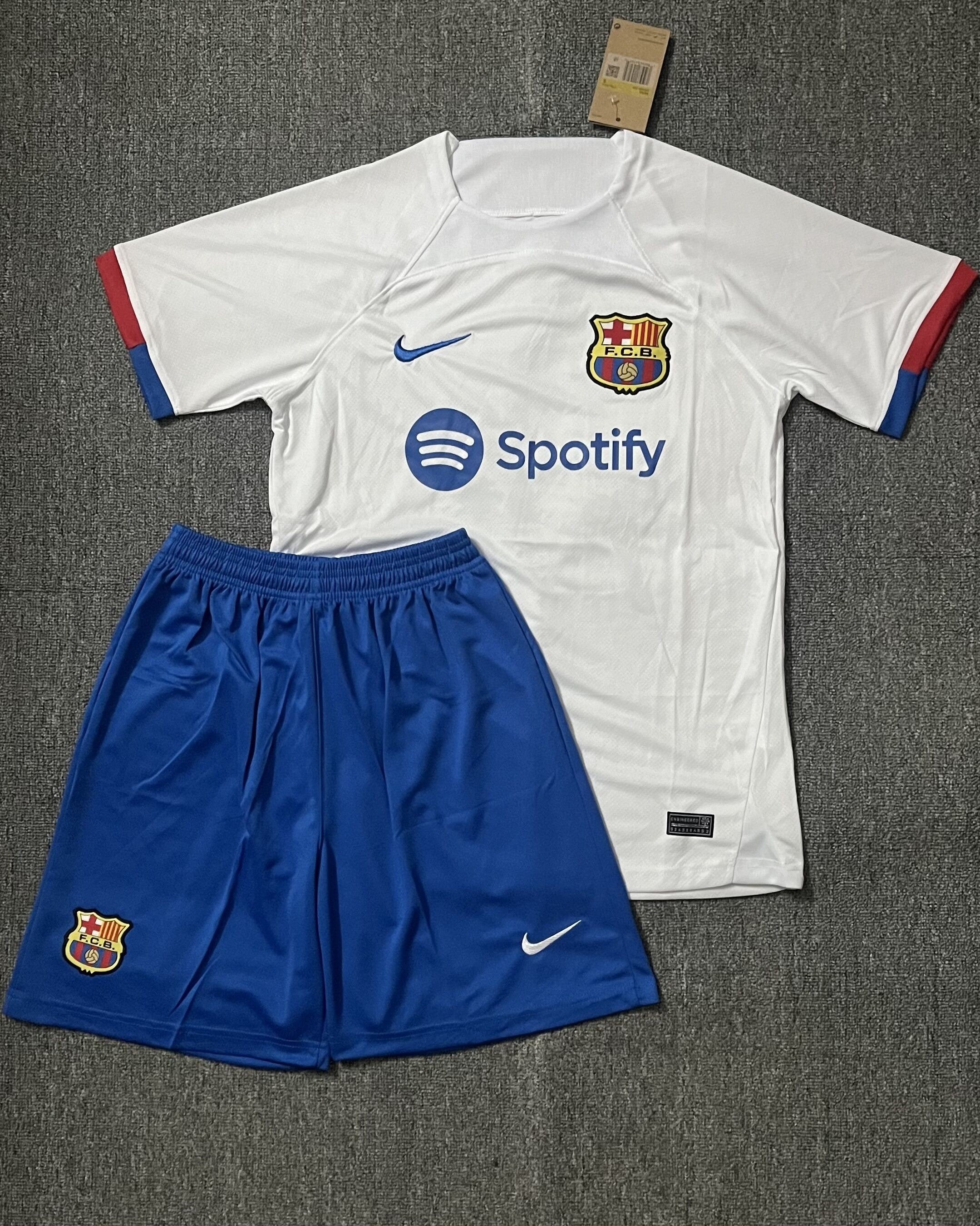 BARCELONA Adult Kit