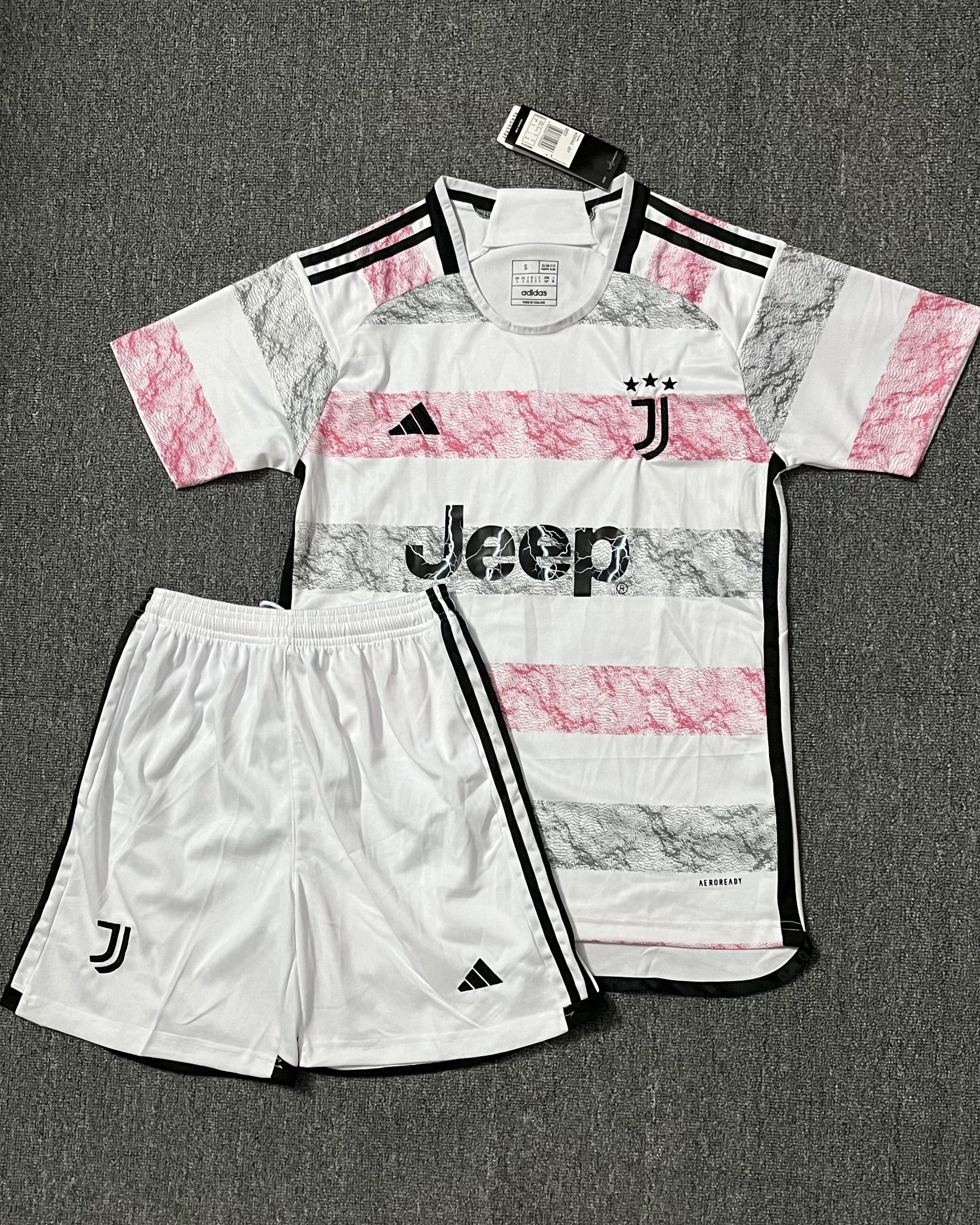 JUVENTUS Adult Kit