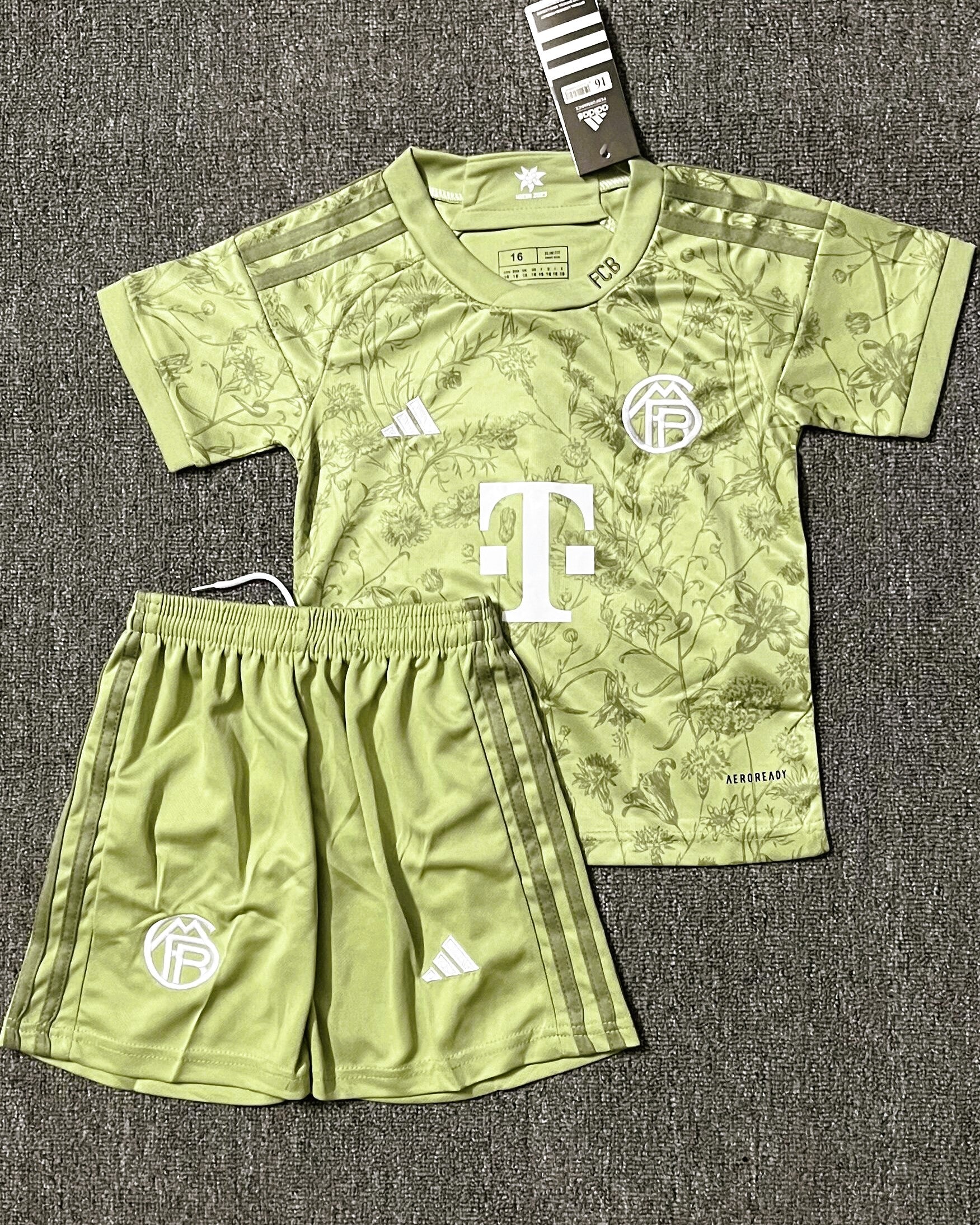 BAYERN MUNCHEN kid kit