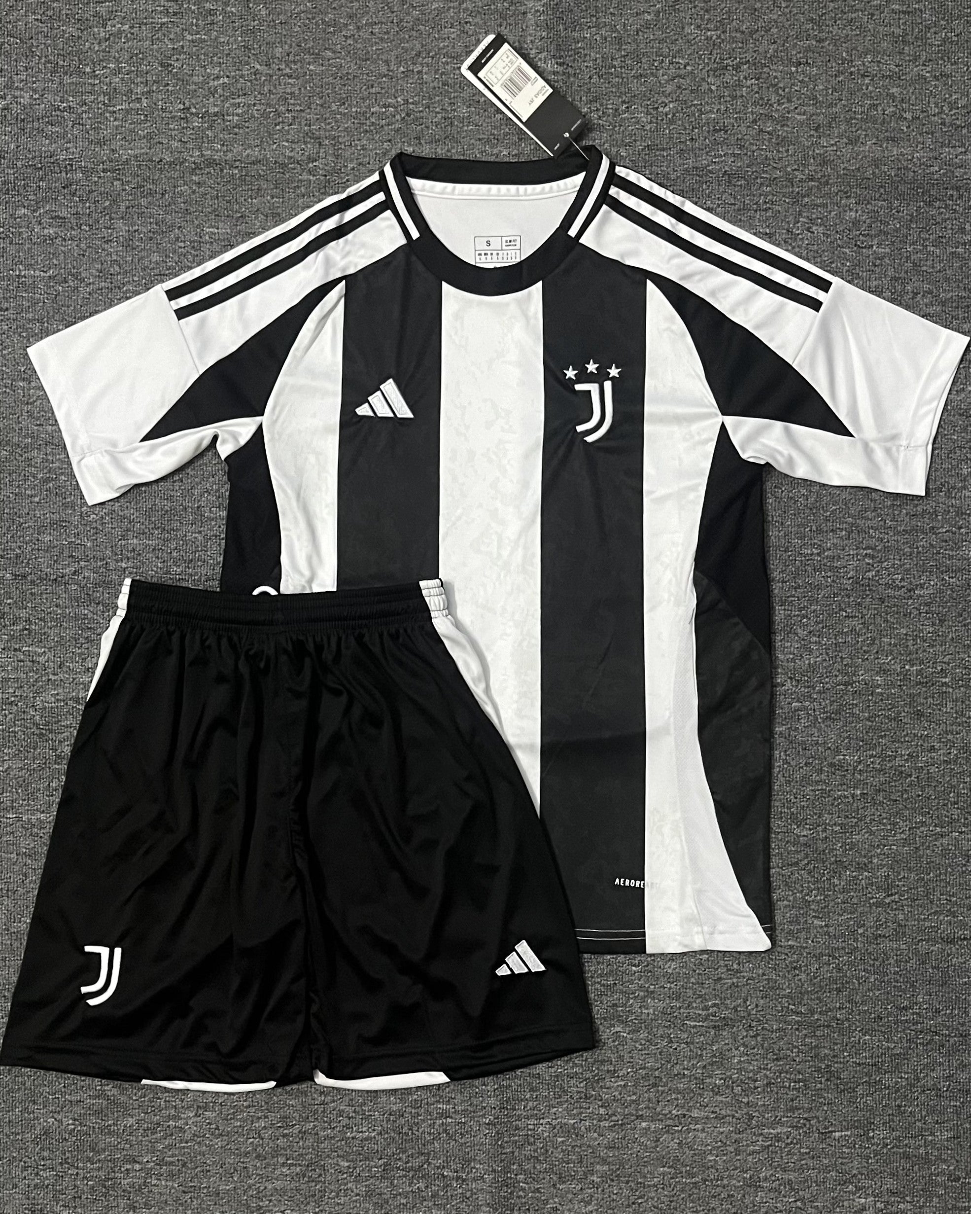 JUVENTUS Adult Kit