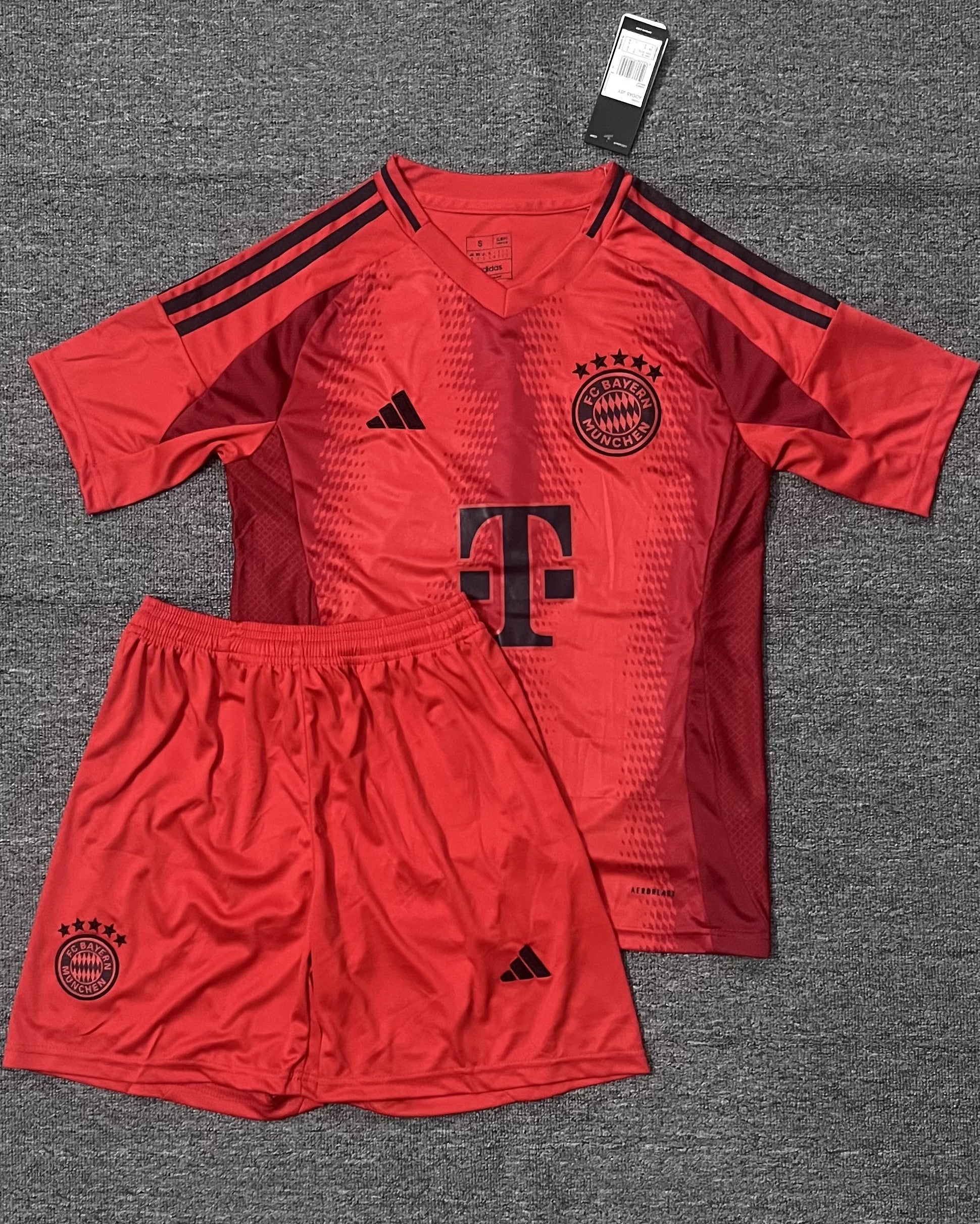 BAYERN MUNCHEN Adult Kit