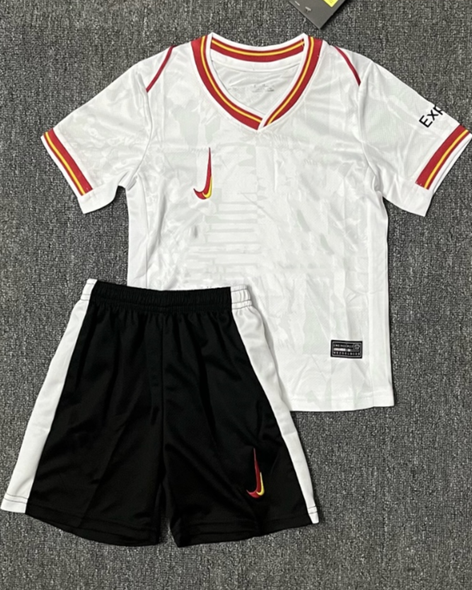 LIVERPOOL kid kit