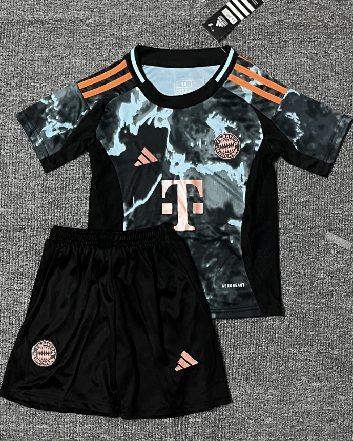 BAYERN MONACO kid kit