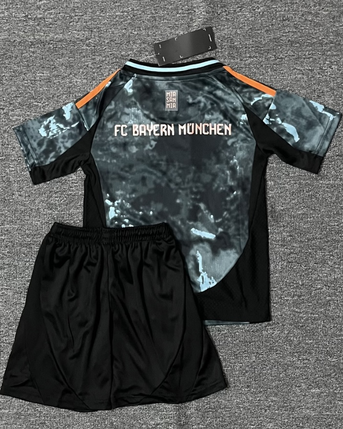 BAYERN MONACO kid kit