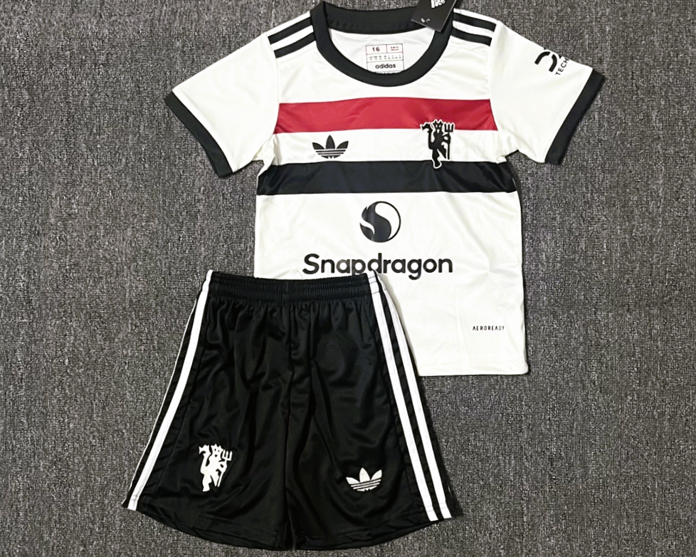 MANCHESTER UNITED kid kit