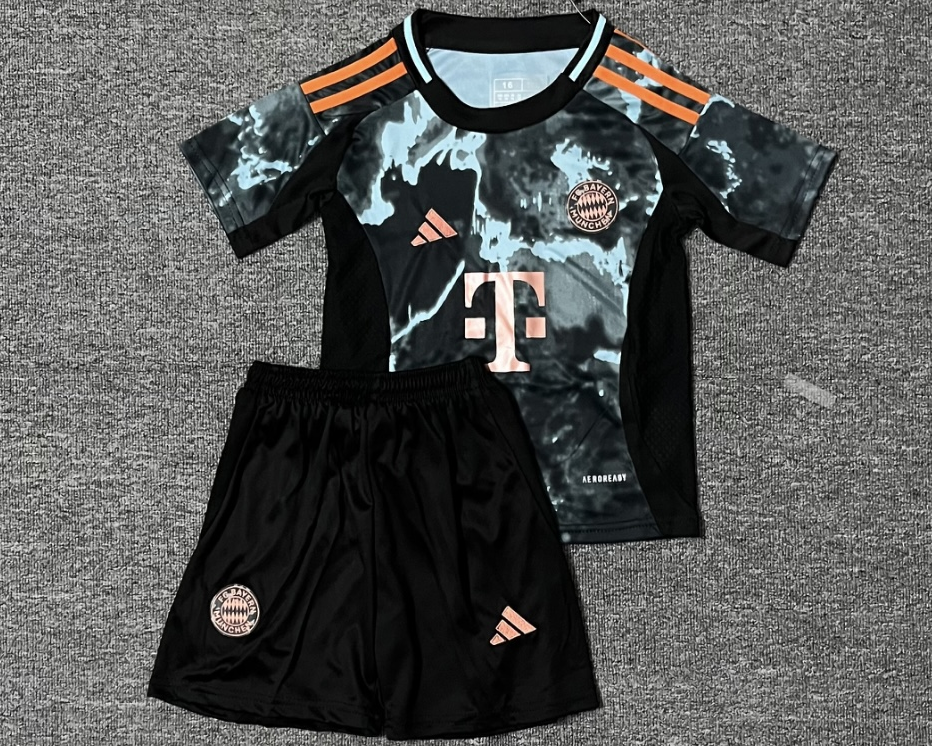 BAYERN MONACO kid kit