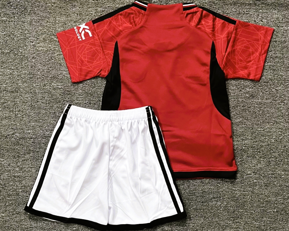 MANCHESTER UNITED kid kit