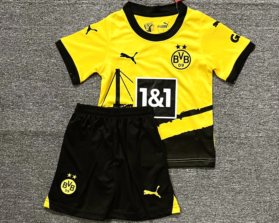 BORUSSIA DORTMUND kid kit