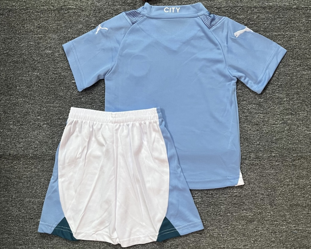 MANCHESTER CITY kid kit