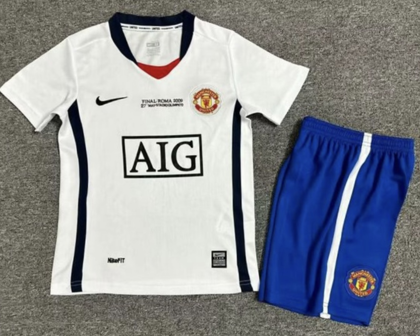 MANCHESTER UNITED kid kit