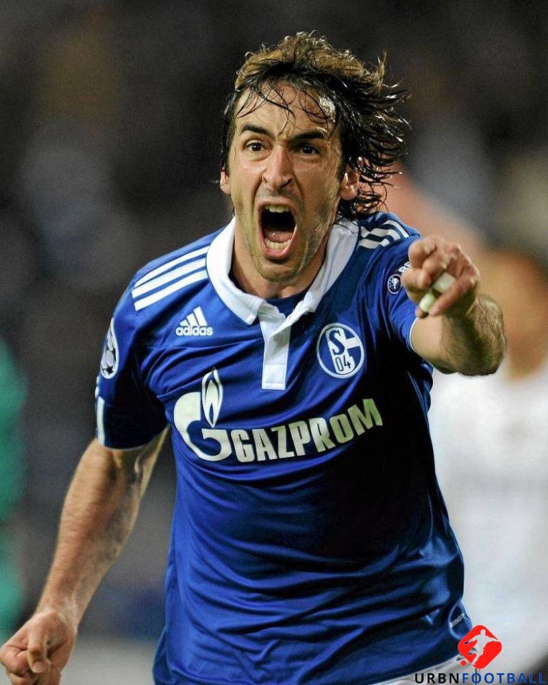 RAUL GONZALEZ BLANCO 2010-11 (Sch)