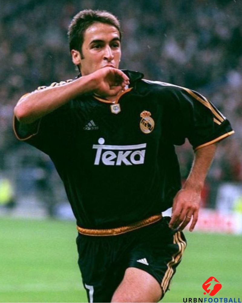 RAUL GONZALEZ BLANCO 1998-99 (Real M)