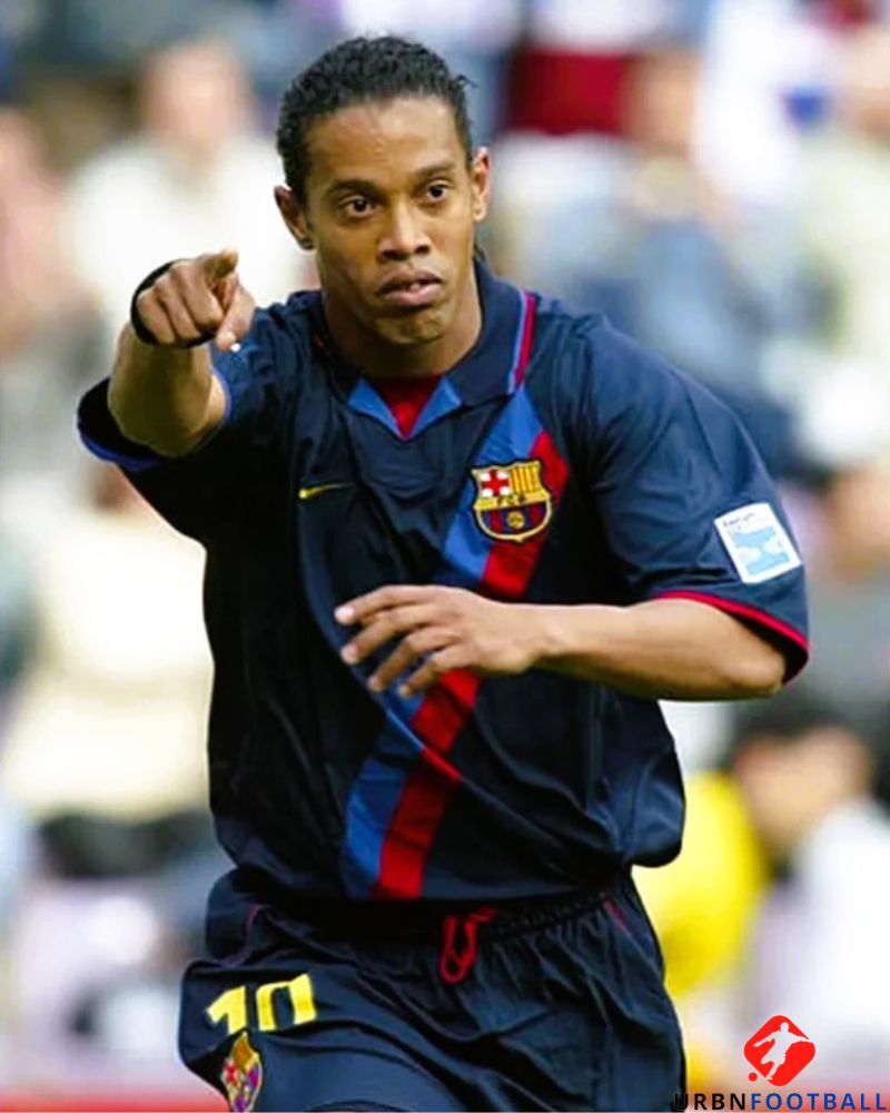 RONALDINHO 2003-04 (Bar)